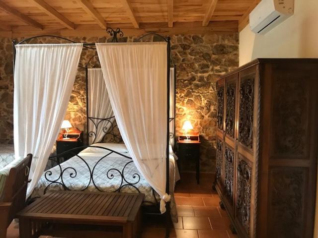 Apartamentos El Jardin Del Poeta Guijo de Granadilla Rom bilde