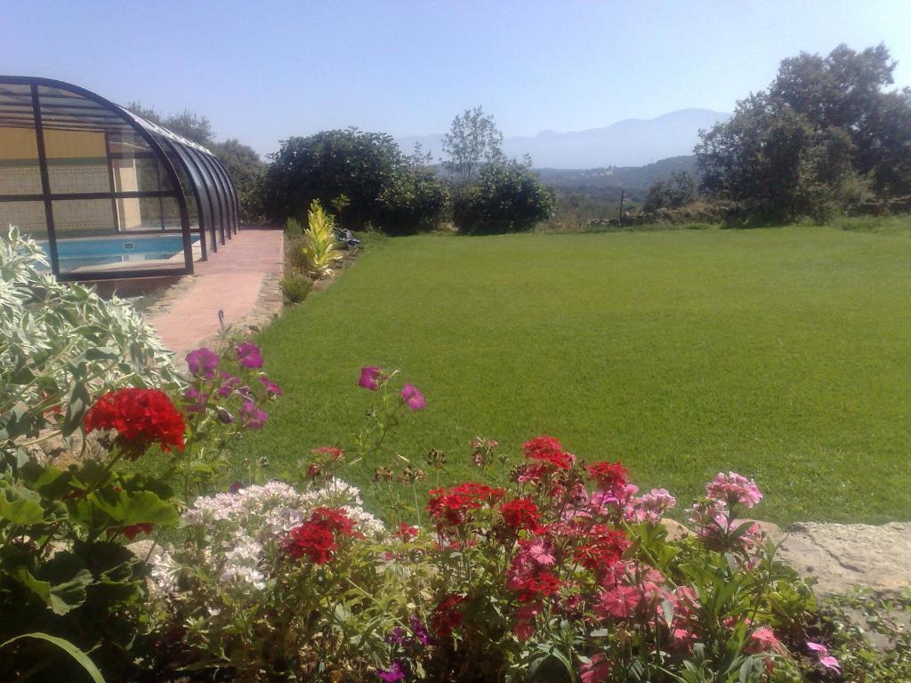 Apartamentos El Jardin Del Poeta Guijo de Granadilla Rom bilde