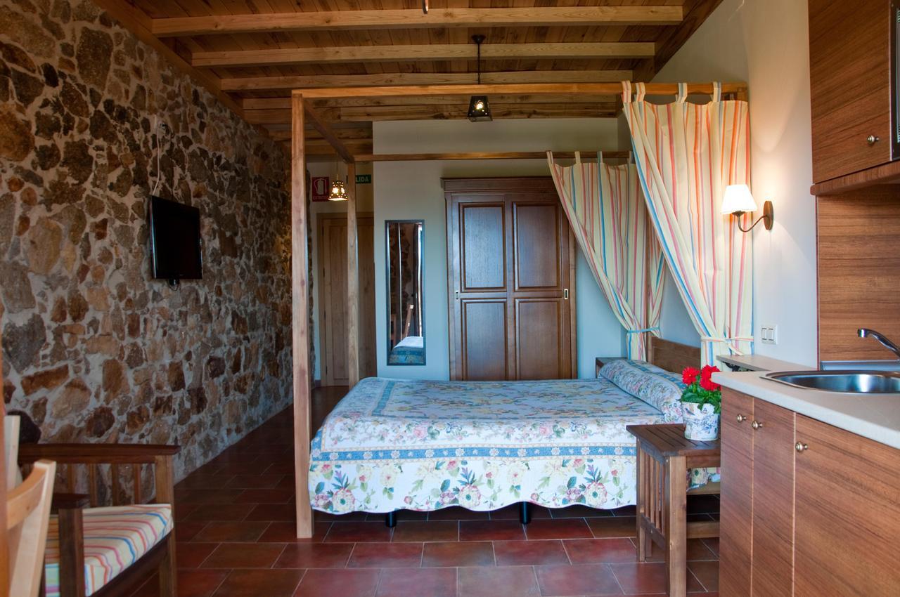 Apartamentos El Jardin Del Poeta Guijo de Granadilla Eksteriør bilde